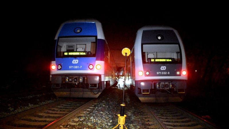 U Prahy srazil vlak člověka, provoz na koridoru byl zastaven
